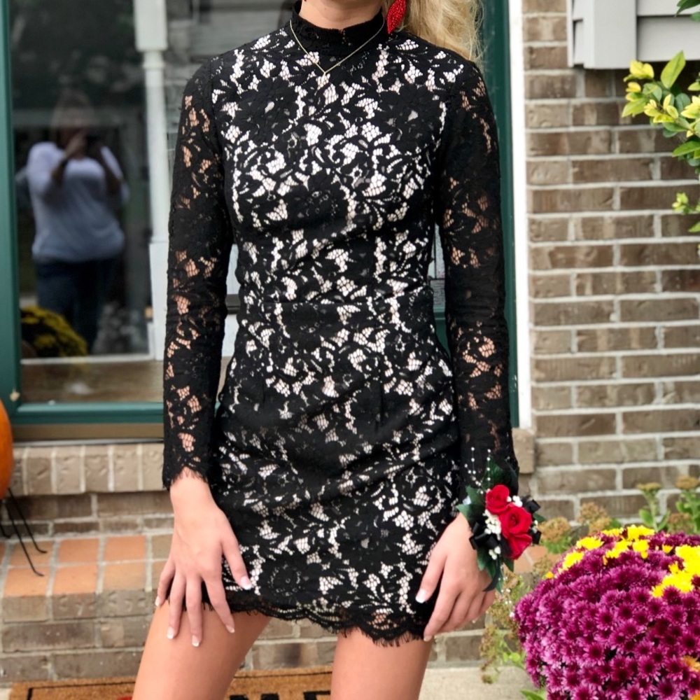 lulus black lace long sleeve homecoming dress